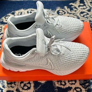 Women’s Nike React Infinity Run Flyknit 3 Shoes